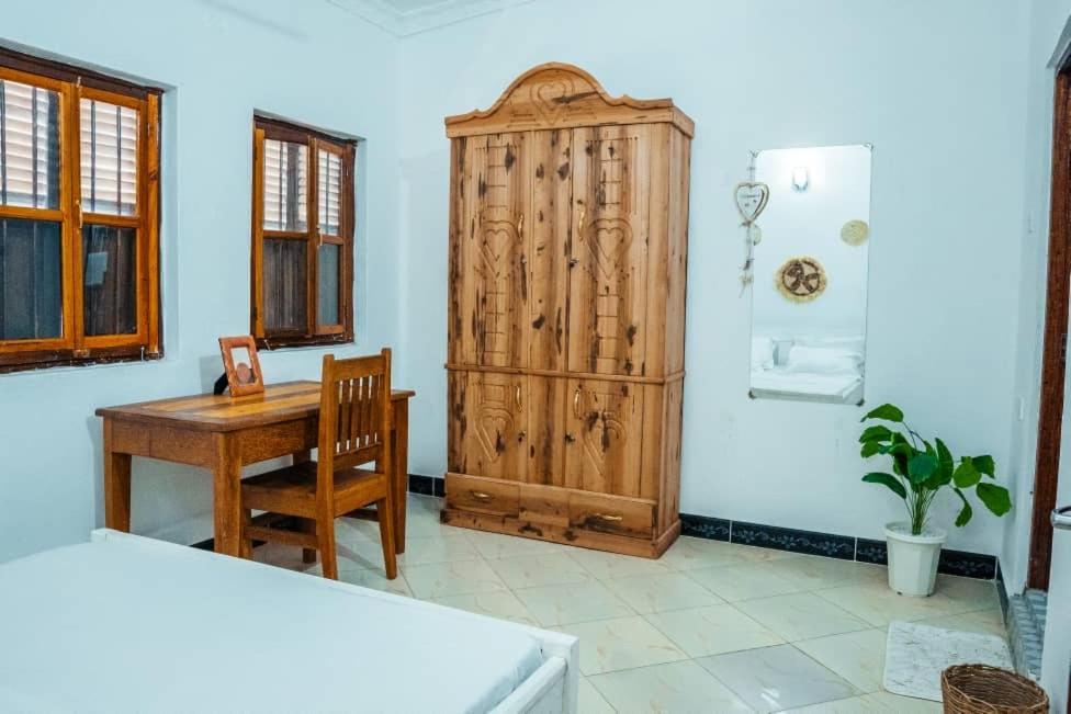 Nomad Cave- Stonetown Hotel Zanzibar Exterior photo